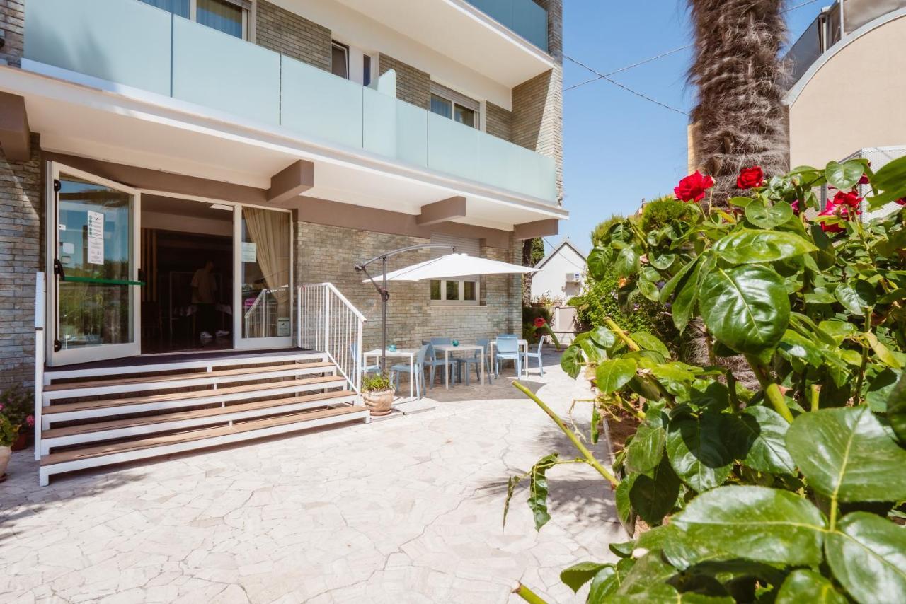 Hotel Villa Del Mare セニガッリア エクステリア 写真