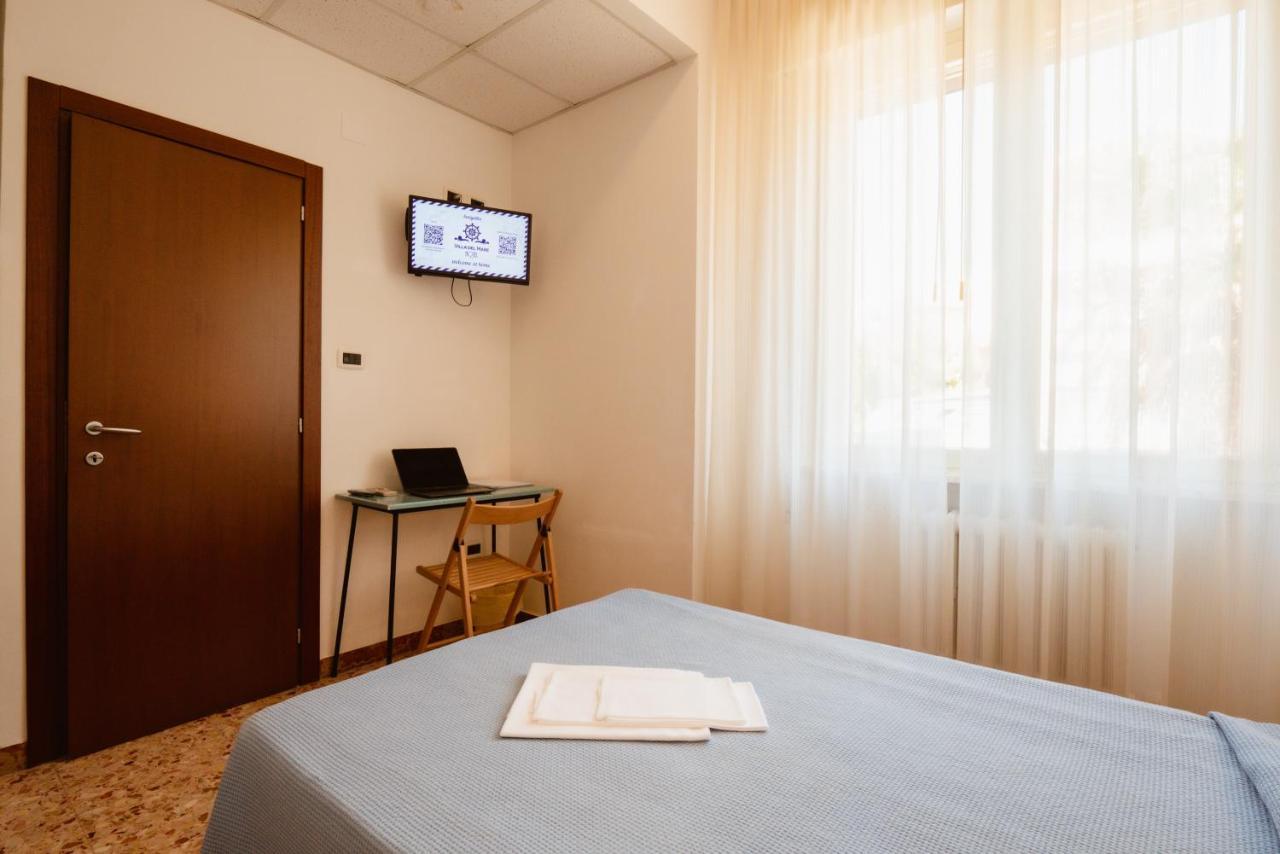 Hotel Villa Del Mare セニガッリア エクステリア 写真