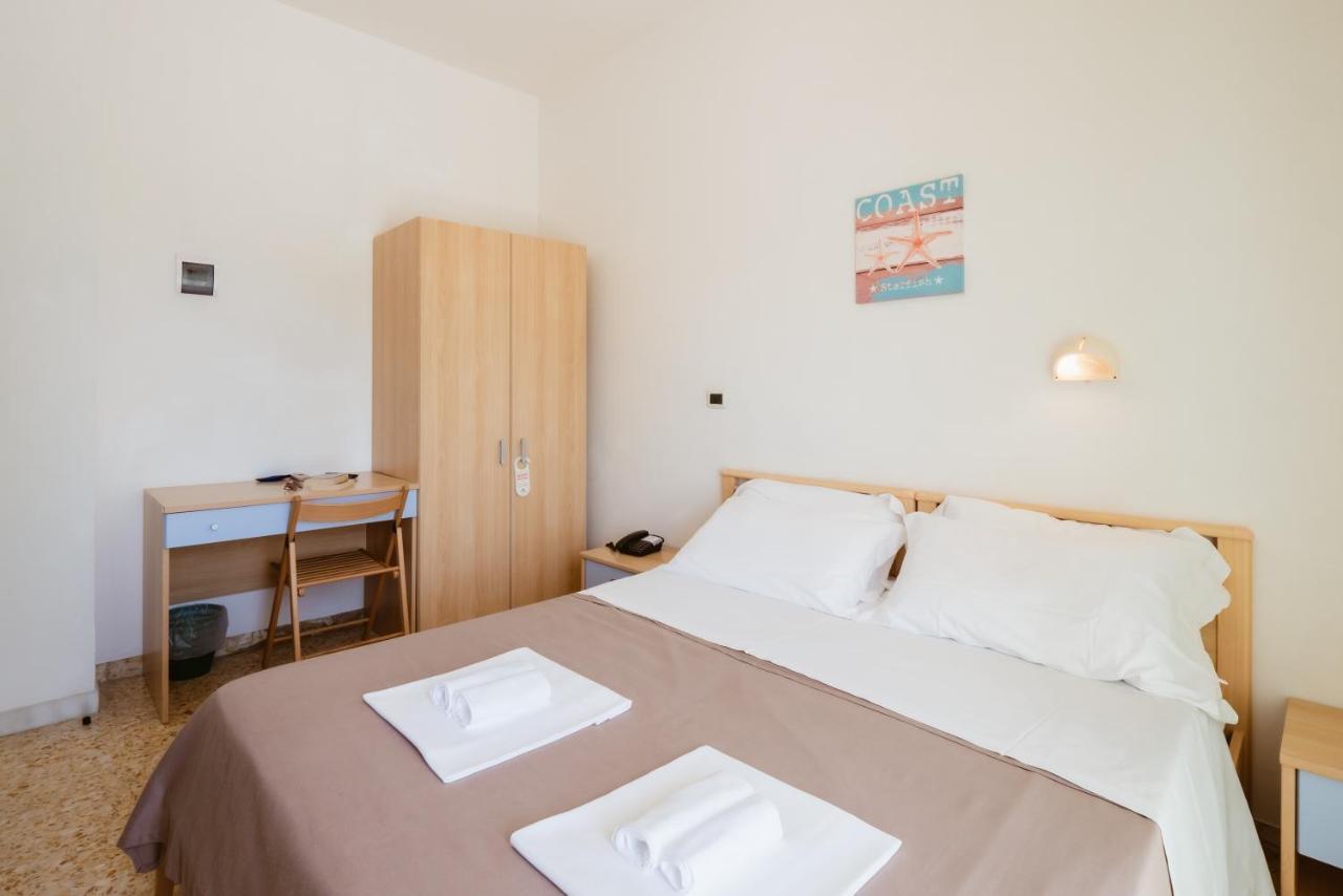 Hotel Villa Del Mare セニガッリア エクステリア 写真