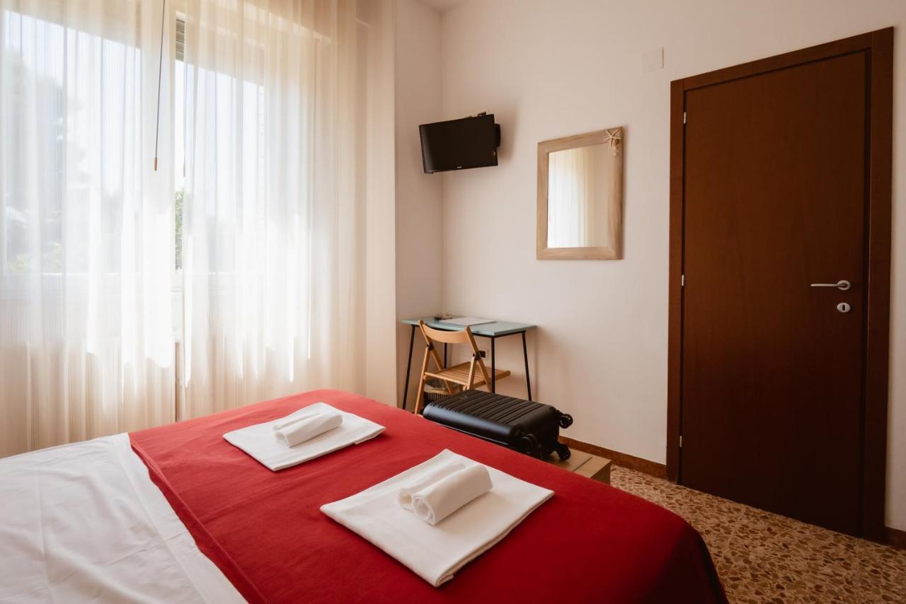 Hotel Villa Del Mare セニガッリア エクステリア 写真